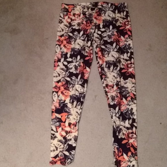 Leggings - Picture 2 of 6